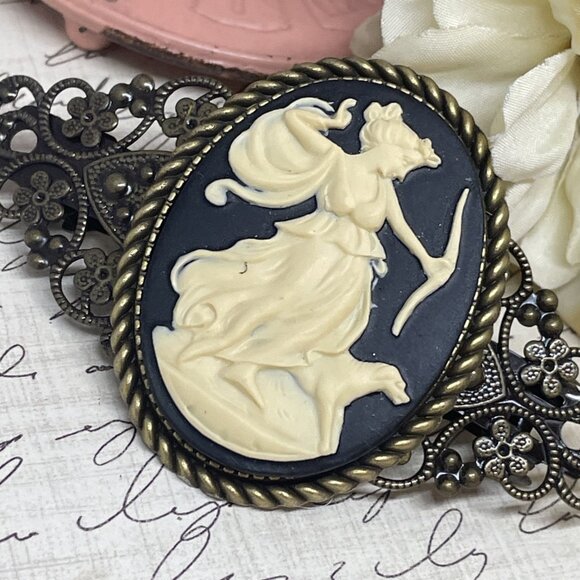 Black Cream Artemis Mythology Greek Goddess Cameo Pin Hair Clip Jewelry Comb - Picture 3 of 10